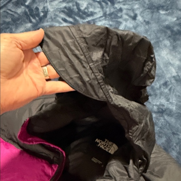 💗 The North Face 1996 Nuptse 700 Black and Pink Puffer Vest - Picture 16 of 16